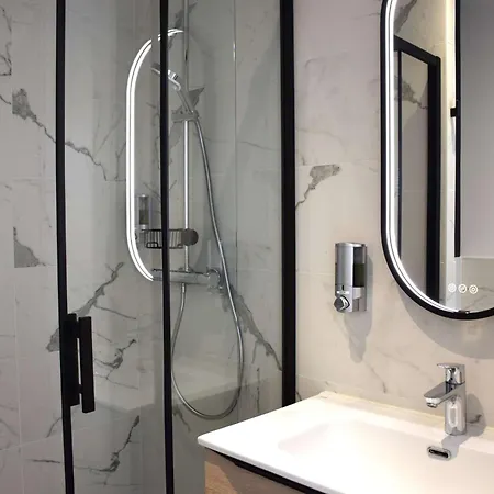 호텔 베스트 웨스턴 드 라 플라주 생 마크 쉬르 메르 3*