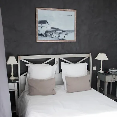 호텔 베스트 웨스턴 드 라 플라주 생 마크 쉬르 메르 3*