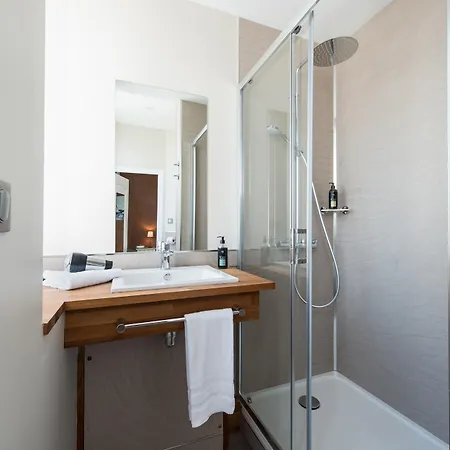 호텔 베스트 웨스턴 드 라 플라주 생 마크 쉬르 메르 생나제르