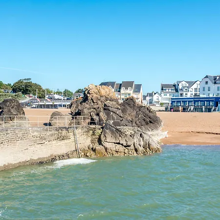 호텔 베스트 웨스턴 드 라 플라주 생 마크 쉬르 메르 생나제르