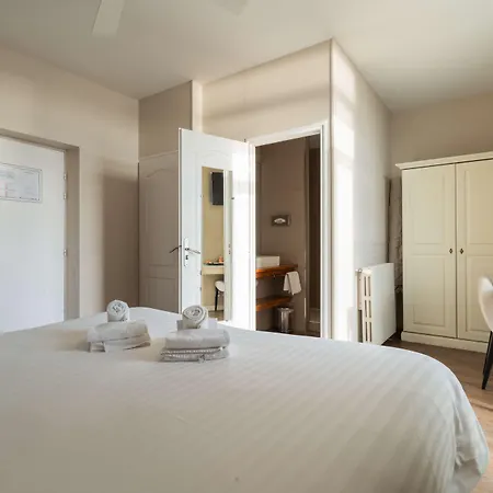 베스트 웨스턴 드 라 플라주 생 마크 쉬르 메르 호텔 3*