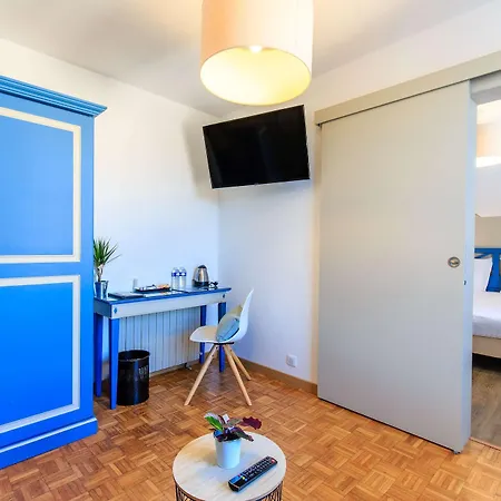 Western De La Marc Sur Szálloda 3*