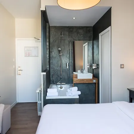 Western De La Marc Sur 3* Сен-Назер